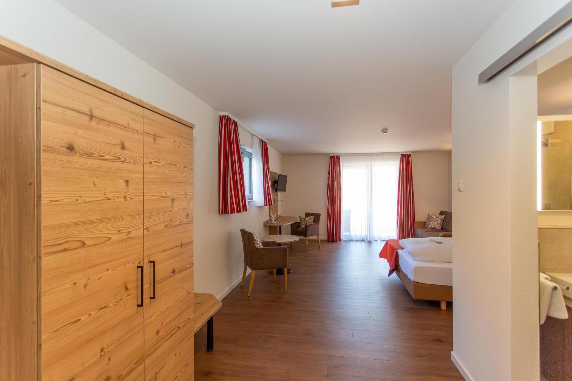 Hotel Waldblick Schenkenzell Bagian luar foto