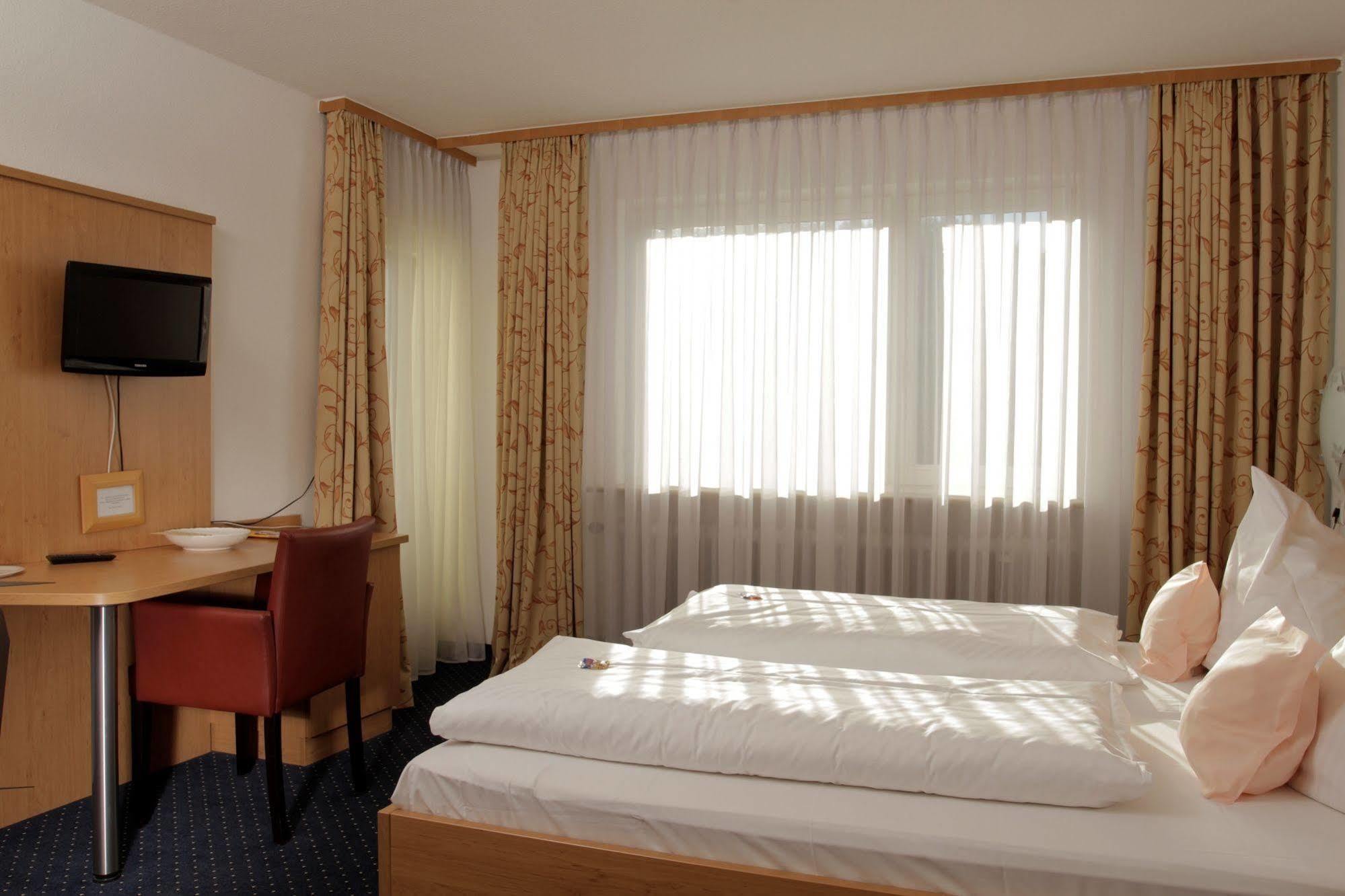 Hotel Waldblick Schenkenzell Bagian luar foto